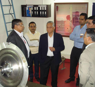 Visit by Dr Shekhar Basu, Director-BARC (then), to see the first SSR1 single spoke resonator built by IUAC (March 2015).